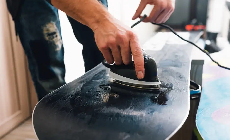 8 Steps How to Wax a Snowboard - Best Step-by-Step Guide